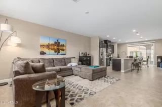 Photo #5: 6566889 Listing
