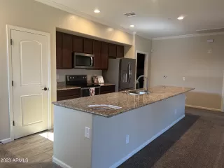 Photo #4: 6567406 Listing