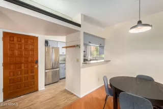 Photo #5: 6567918 Listing