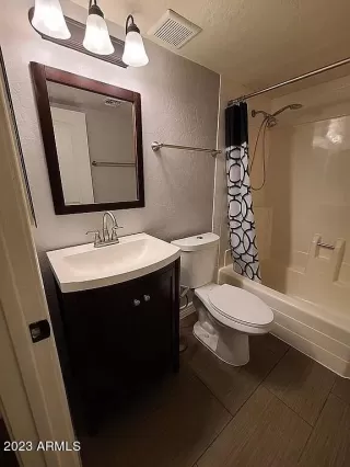 Photo #2: 6568096 Listing