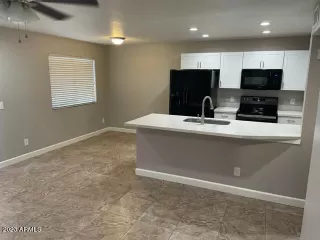 Photo #5: 6568530 Listing