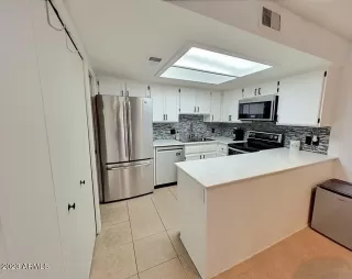 Photo #3: 6568584 Listing