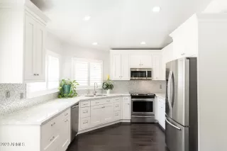 Photo #6: 6568607 Listing