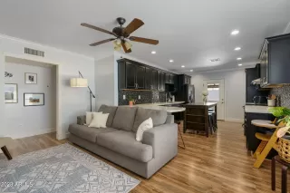 Photo #6: 6568682 Listing 