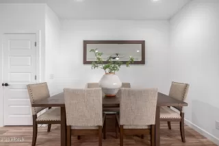 Photo #5: 6568958 Listing