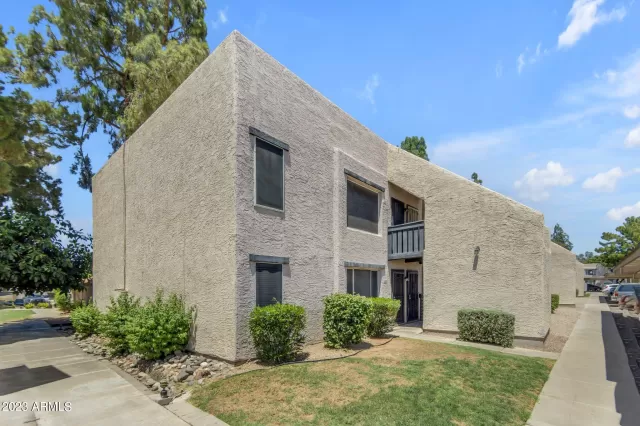 MLS: 6569110 Condo For Sale