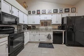 Photo #3: 6569232 Listing