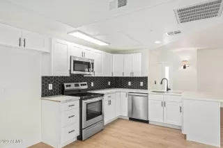 Photo #5: 6569461 Listing