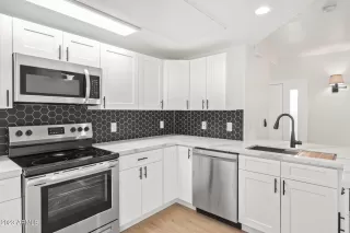 Photo #6: 6569461 Listing