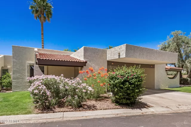 MLS: 6569755 Condo For Sale