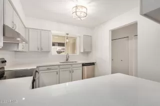 Photo #5: 6569755 Listing 