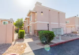 More Details about MLS # 6569769 : 1055 W 5TH STREET#9