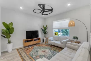 Photo #6: 6569901 Listing