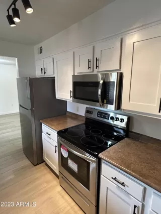 Photo #2: 6569926 Listing