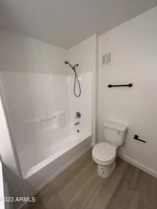 Photo #3: 6569926 Listing