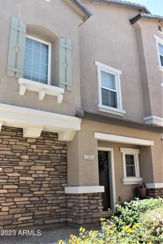 Photo #2: 6570367 Listing