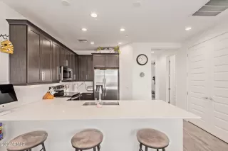 Photo #6: 6570420 Listing