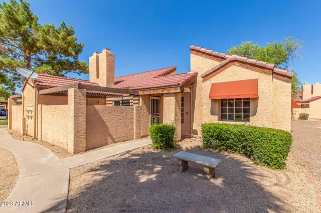 MLS: 6571185 Condo For Sale