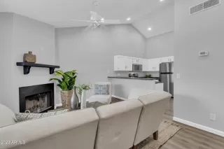 Photo #5: 6571251 Listing