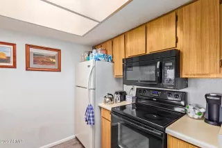 Photo #5: 6571413 Listing