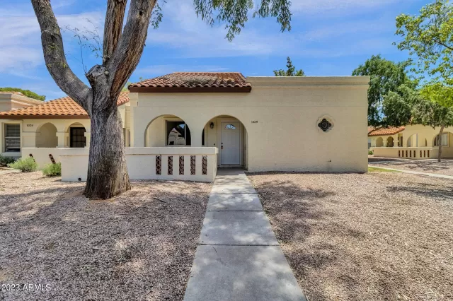 MLS: 6571583 Condo For Sale