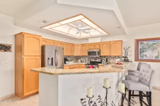 Photo #5: 6571788 Listing