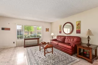 Photo #5: 6571791 Listing