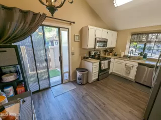 Photo #3: 6571963 Listing