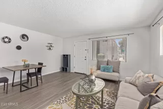 Photo #5: 6572059 Listing 