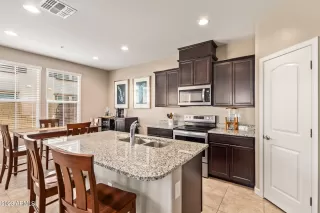 Photo #5: 6572068 Listing