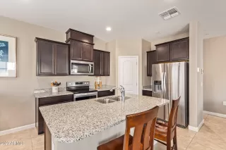 Photo #6: 6572068 Listing