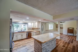 Photo #3: 6572949 Listing