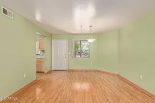 Photo #5: 6574439 Listing