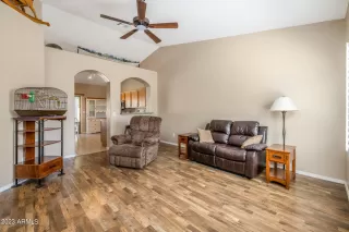 Photo #3: 6574704 Listing