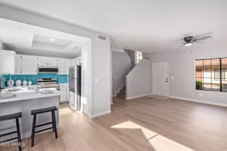 Photo #4: 6574880 Listing