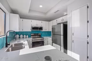 Photo #5: 6574880 Listing