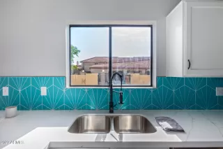 Photo #6: 6574880 Listing