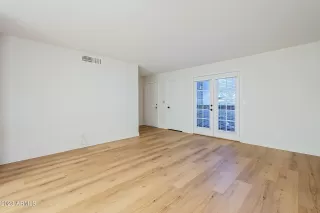 Photo #4: 6574979 Listing