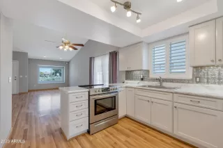 Photo #6: 6575772 Listing 