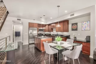 Photo #6: 6576063 Listing 