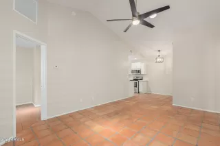 Photo #5: 6576702 Listing