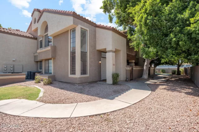 MLS: 6577190 Condo For Sale