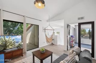 Photo #3: 6577190 Listing