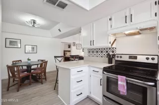 Photo #6: 6577190 Listing