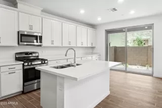 Photo #3: 6577513 Listing