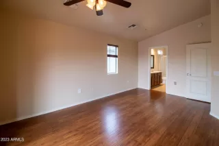 Photo #6: 6577640 Listing