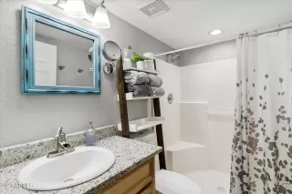 Photo #6: 6577885 Listing