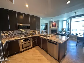 Photo #5: 6577953 Listing 