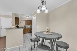 Photo #5: 6578062 Listing