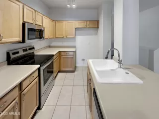 Photo #5: 6578851 Listing